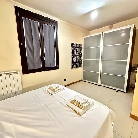 Near Porta Susa Amazing Loft * 토리노