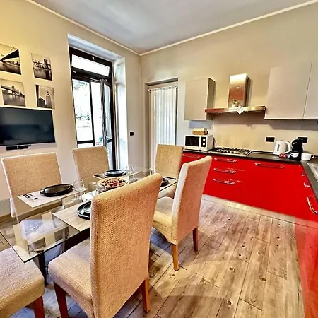 Near Porta Susa Amazing Loft 아파트 토리노